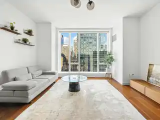 Spectacular Residence at One West End