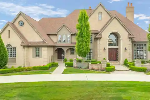 Exquisite Colonial in the Prestigious Hills of Oakland