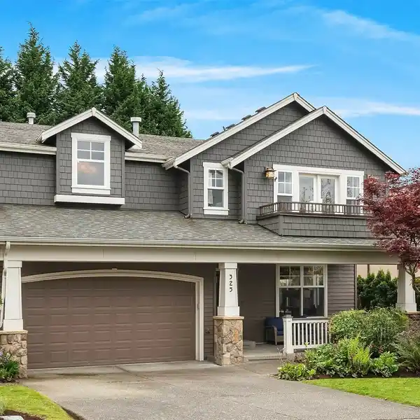 STUNNING TRADITIONAL CRAFTSMAN