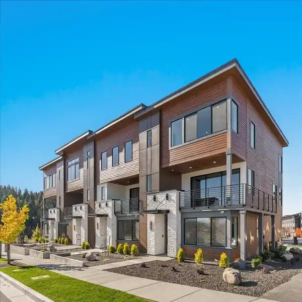 EXCEPTIONAL LIVING IN THE CARLIN