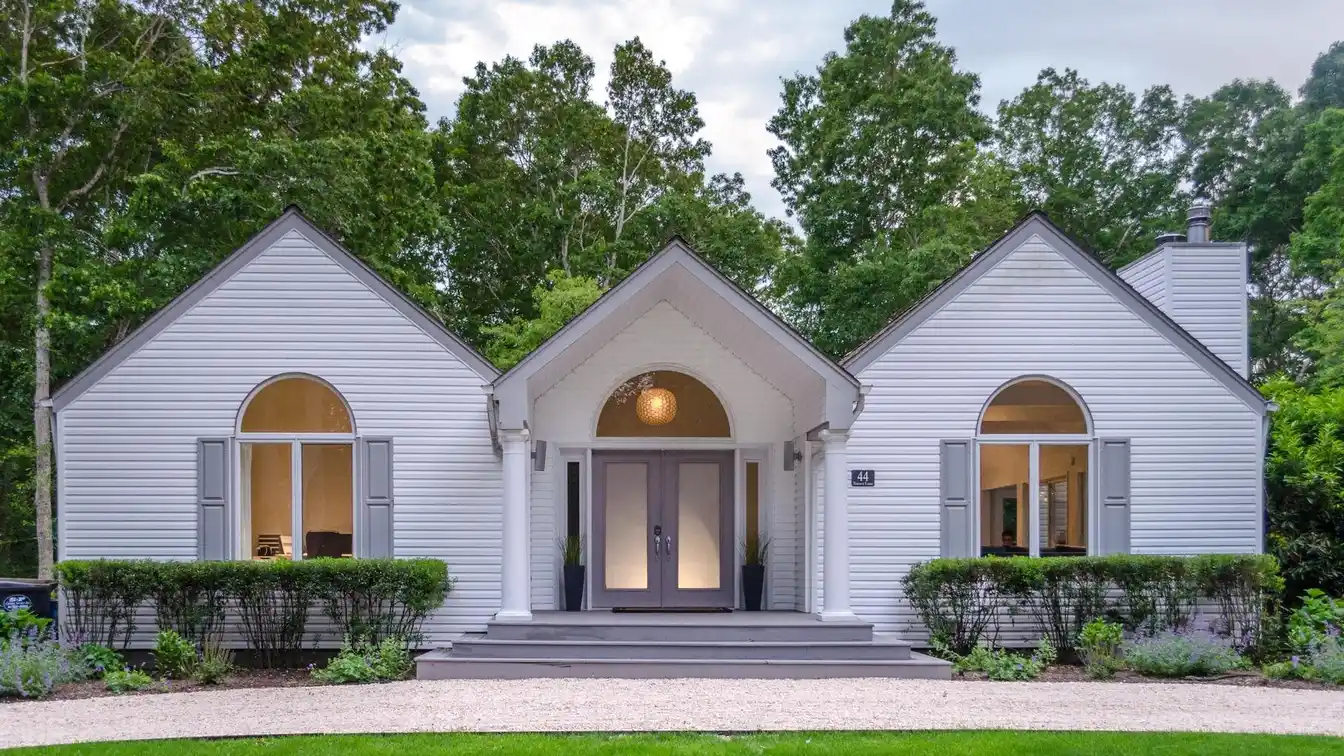 Modern Hamptons Meets Farmhouse Chic