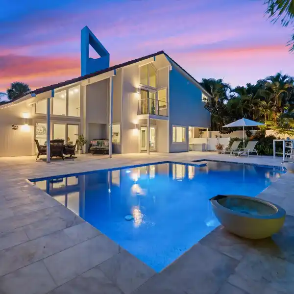 AN UNPARALLELED LIFESTYLE IN OCEAN WALK PLACE