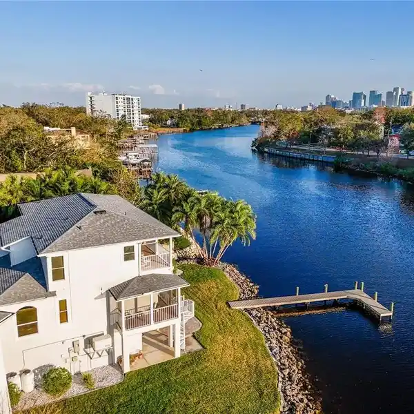 RARE RIVERFRONT ESCAPE