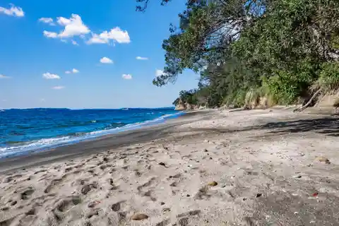 Waterfront Lifestyle on Hibiscus Coast Highway