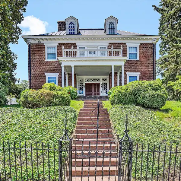 TIMELESS ROANOKE BEAUTY ON TRIPLE LOT