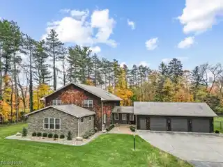 Rustic Elegance on Three Acres of Scenic Privacy