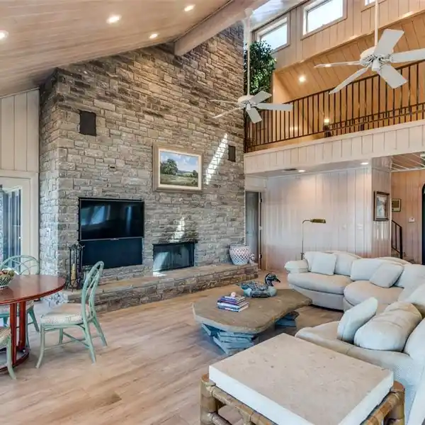 INCREDIBLE HOME IN SOUGHT-AFTER SPORTSMAN'S WORLD