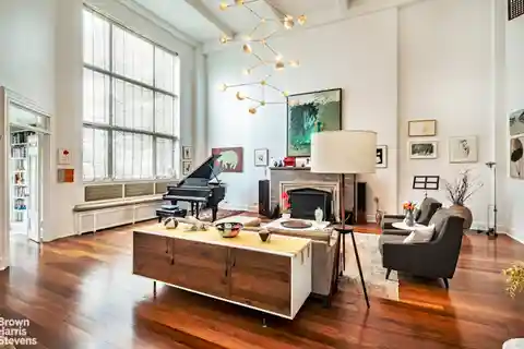 Show-stopping Terraced Penthouse