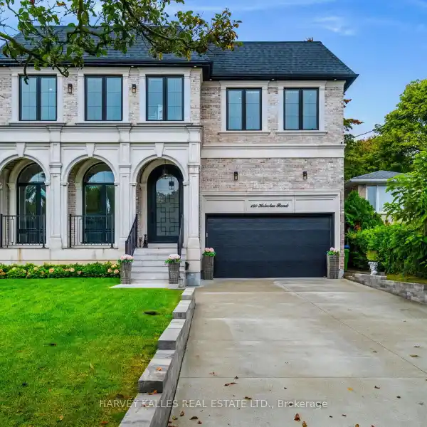 REMARKABLE CRAFTSMANSHIP WITH TIMELESS ELEGANCE