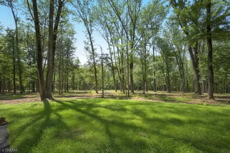 29.9-acre Home Site in Singing Wood Farm