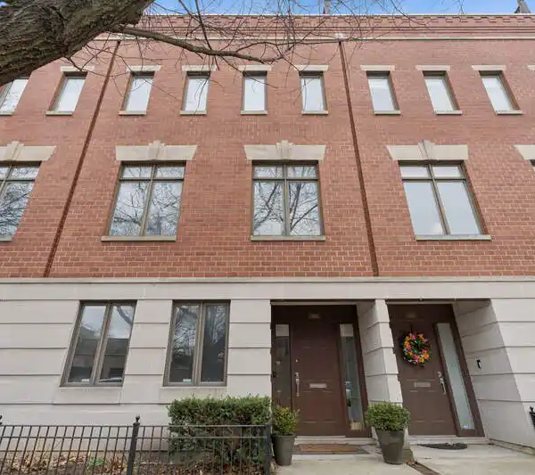 BEAUTIFULLY UPDATED HOME IN THE HEART OF LAKEVIEW