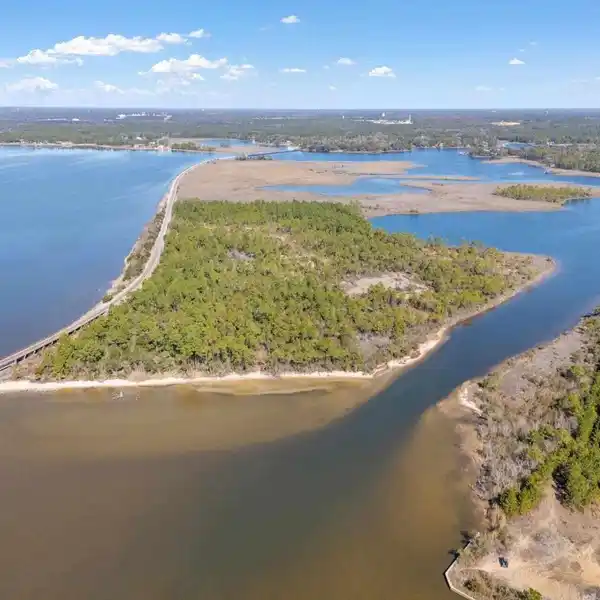 SPRAWLING 150-ACRE ISLAND