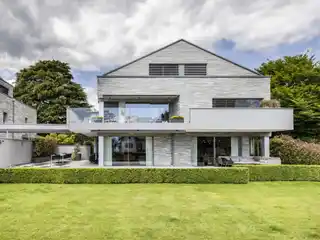 Magnificent Duplex Near Lake Geneva
