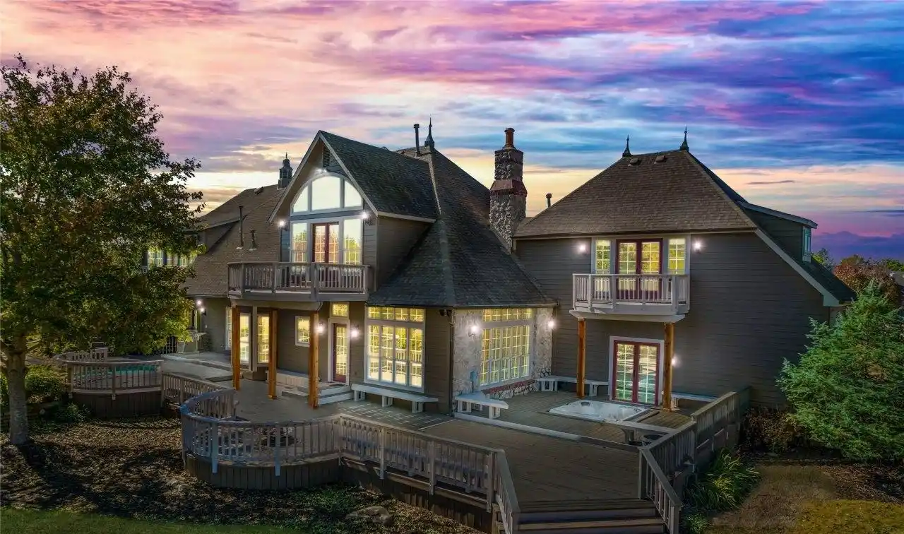 Unmatched Luxury Oasis in Bixby