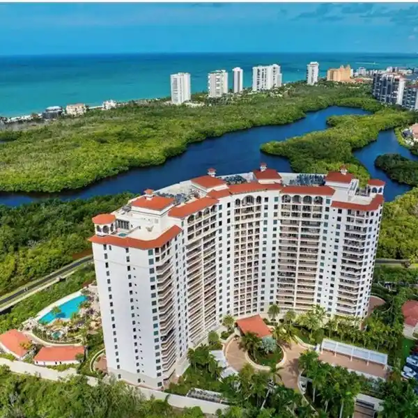 SPACIOUS THREE BEDROOM RESIDENCE WITH DIRECT GULF VIEW