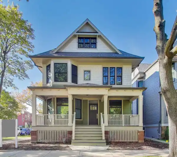 SPECTACULAR RESTORATION WITH BESPOKE ARCHITECTURAL DETAIL