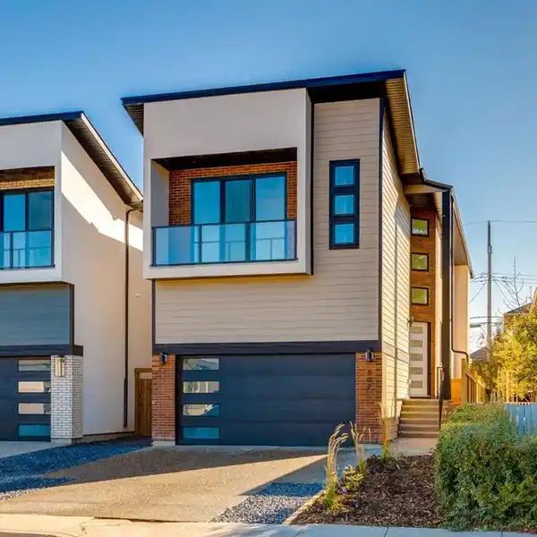 STUNNING CUSTOM HOME IN THE HEART OF WINSTON HEIGHTS