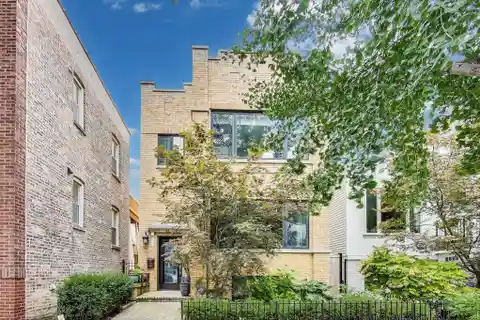 Contemporary Roscoe Village Gem with Rooftop Deck
