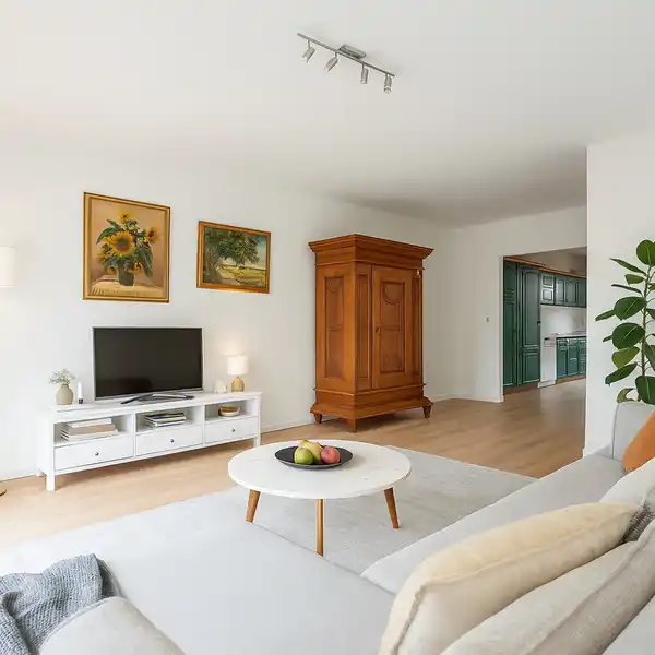 BRIGHT AND CHARMING MID-TERRACE HOUSE