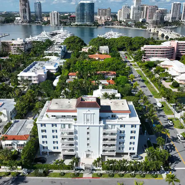 RARE APARTMENT IN A DESIRED BUILDING