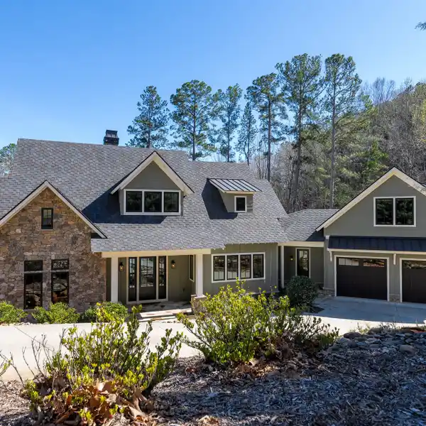 MODERN LAKE KEOWEE WATERFRONT HOME
