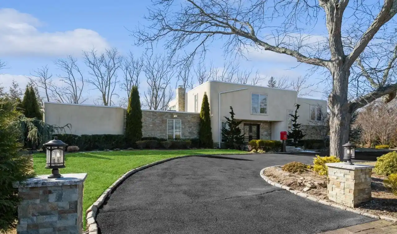 Renovated Contemporary Home in the Heart of Hewlett Bay Park