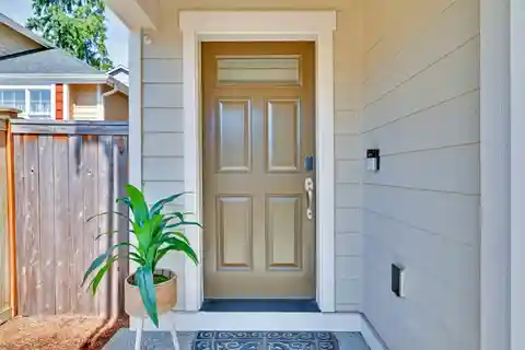 Charming Townhome in Desirable Summerland