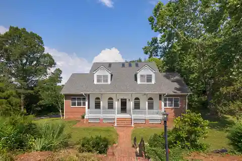 Spacious Home in Lakeview Park