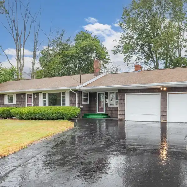 TRADITIONAL RANCH HOME IN AMAZING LOCATION