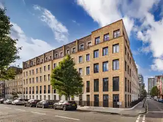 Contemporary Marylebone Home with Concierge and Parking