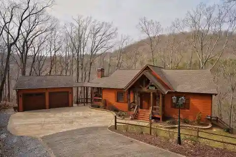 Luxury Mountain Escape with Breathtaking Views