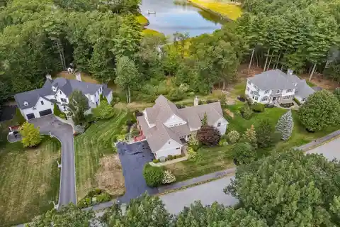 Exquisite Waterfront Elegance