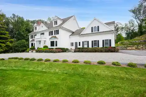 Comfort and Elegance with Smart Features