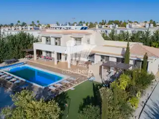 Excellent Modern Villa in Tranquil Location