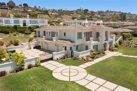 Elegant Mediterranean Villa with Stunning Ocean Views