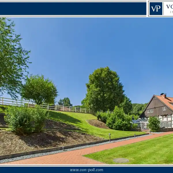 EXCLUSIVE PROPERTY FOR HORSE LOVERS AND CAR ENTHUSIASTS