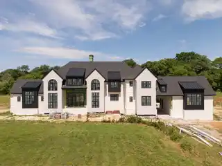 Luxury and Comfort on Five Serene Acres