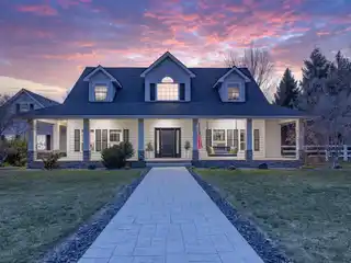 Modern Cape Cod Estate in the Colony