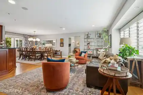 Elegance and Comfort with Functionality