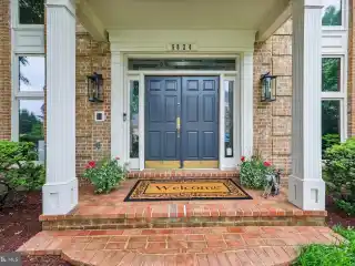 Colonial Living with Modern Elegance