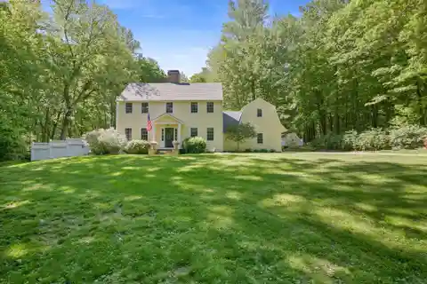 Spacious and Serene Living Near Town & Train
