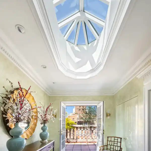 EXCEPTIONAL FULL-FLOOR PENTHOUSE