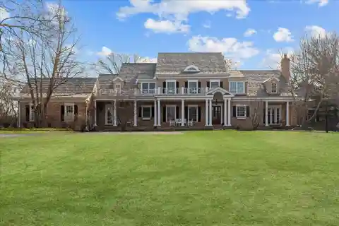 Timeless Elegance on a Private Lane