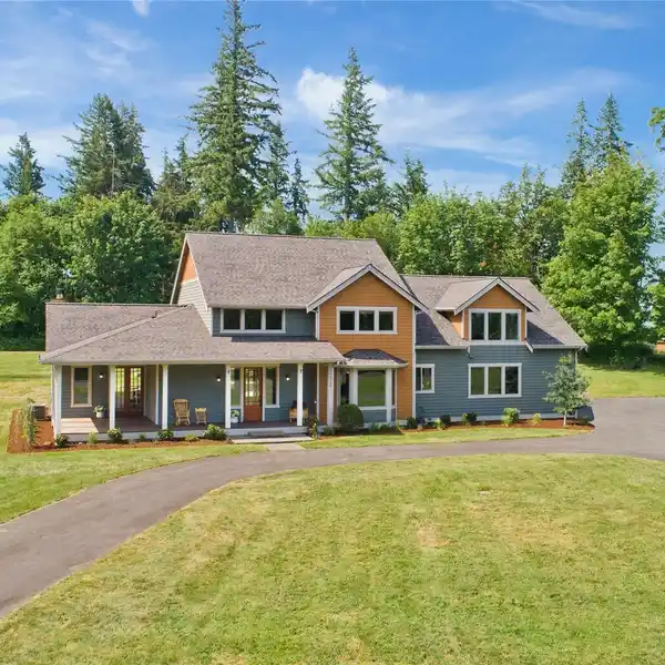 CUSTOM BEAUTY ON 3.65 ACRES