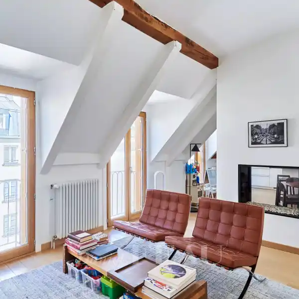 DELIGHTFUL DUPLEX ON THE TOP FLOORS