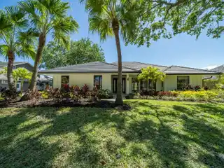 Tranquility and Luxury in River Ridge