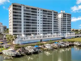 Rare Residence in Regatta