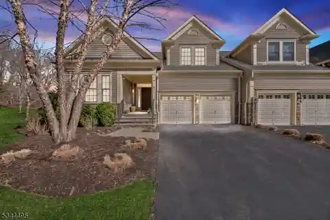 Magnificent Mirandy End Townhouse