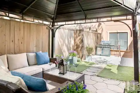 Unique Apartment with Manicured Garden