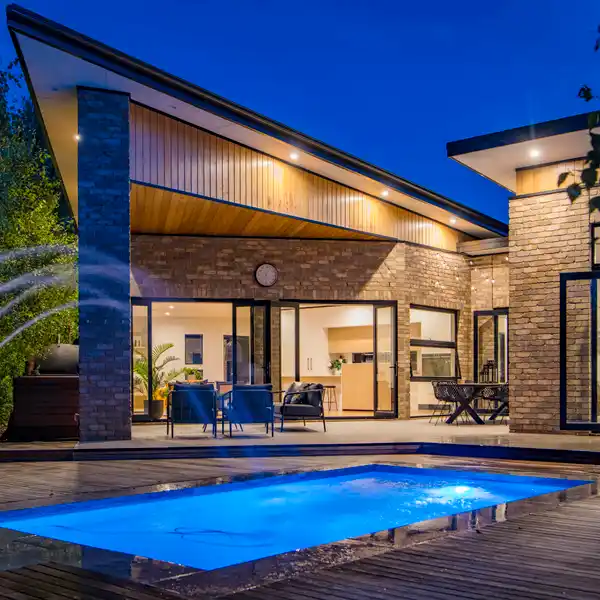 UNPARALLELED QUALITY ON A TREE-LINED CUL-DE-SAC